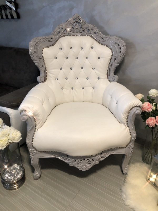 Бароково кресло-фотьойл в бяло