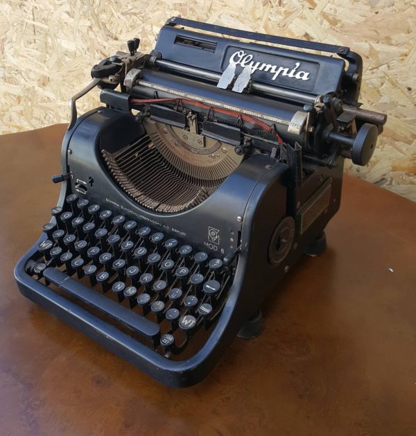 Антична пишеща машина