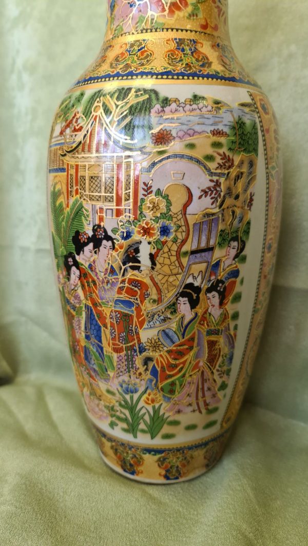Японска порцеланова ваза - ръчно рисувана
