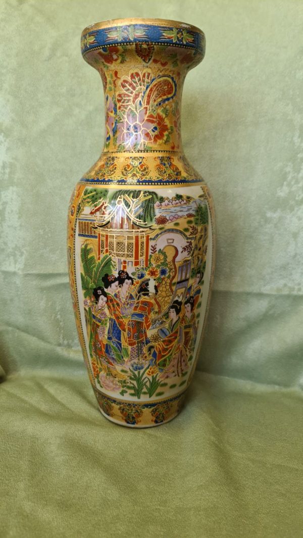 Японска порцеланова ваза - ръчно рисувана