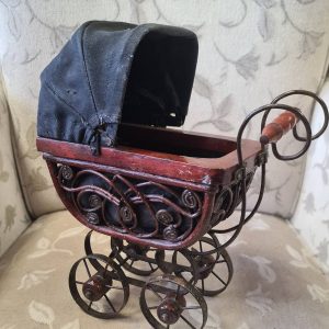 Антична Френска движещата се бебешка количка