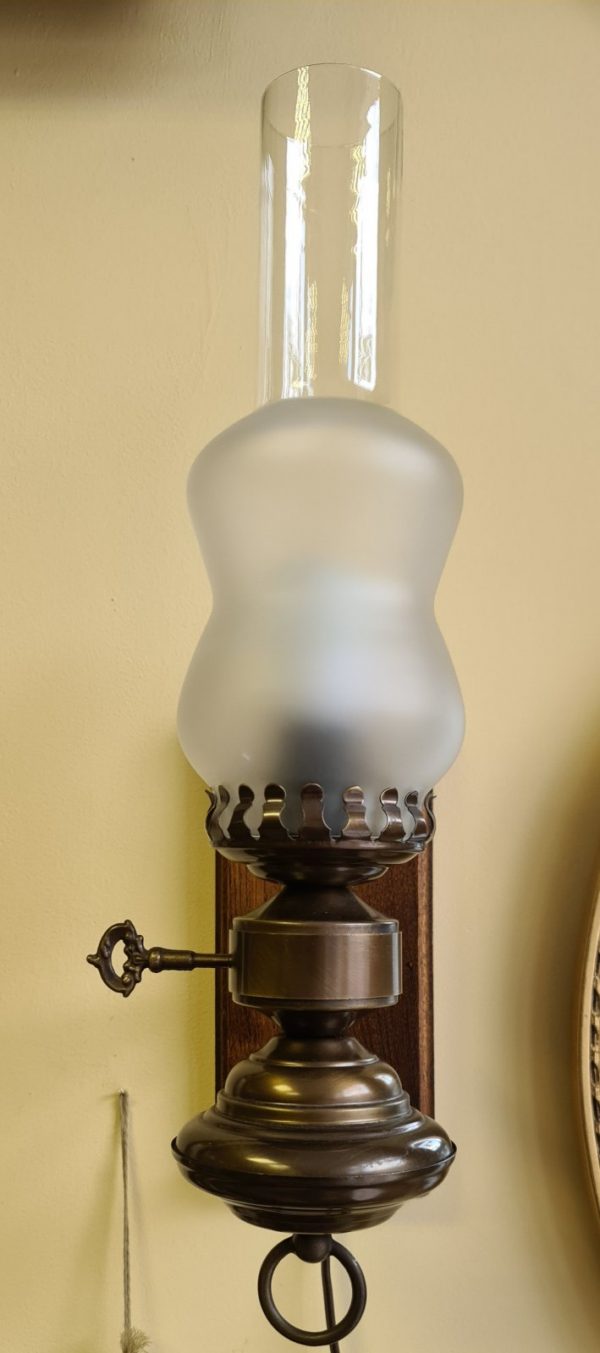 Месингов алпик за стена, имитира газова лампа
