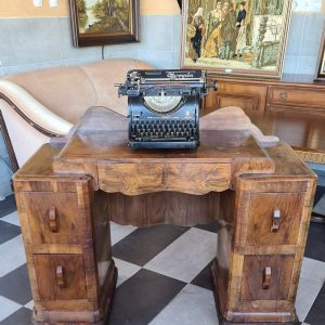 Френско писалище - бюро от началото на XIX век