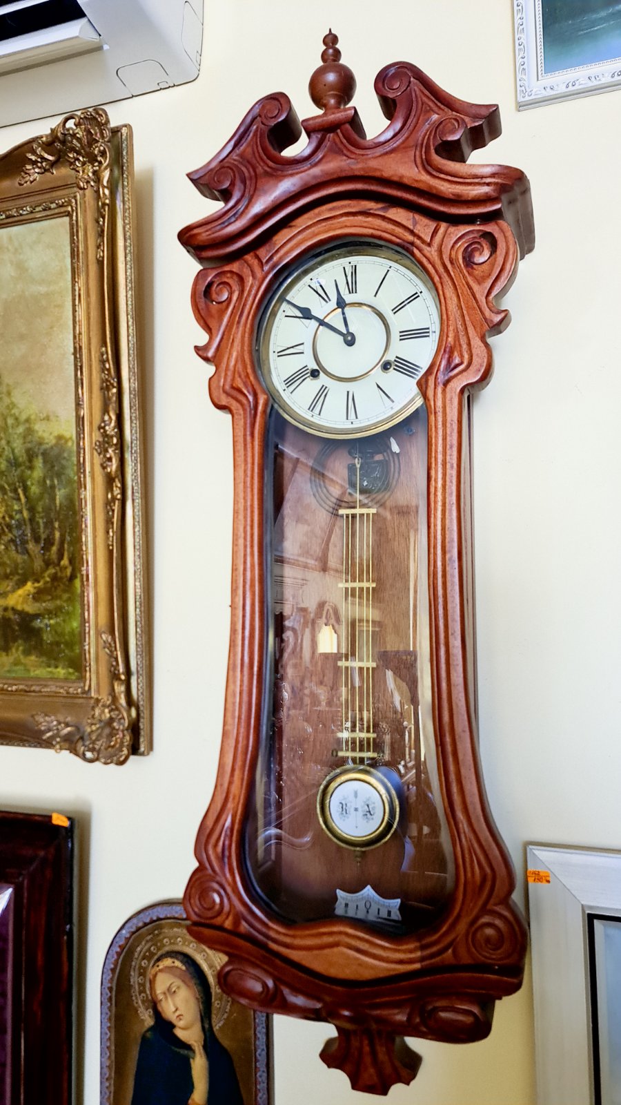 Старинен стенен часовник ръчна изработка от орех
