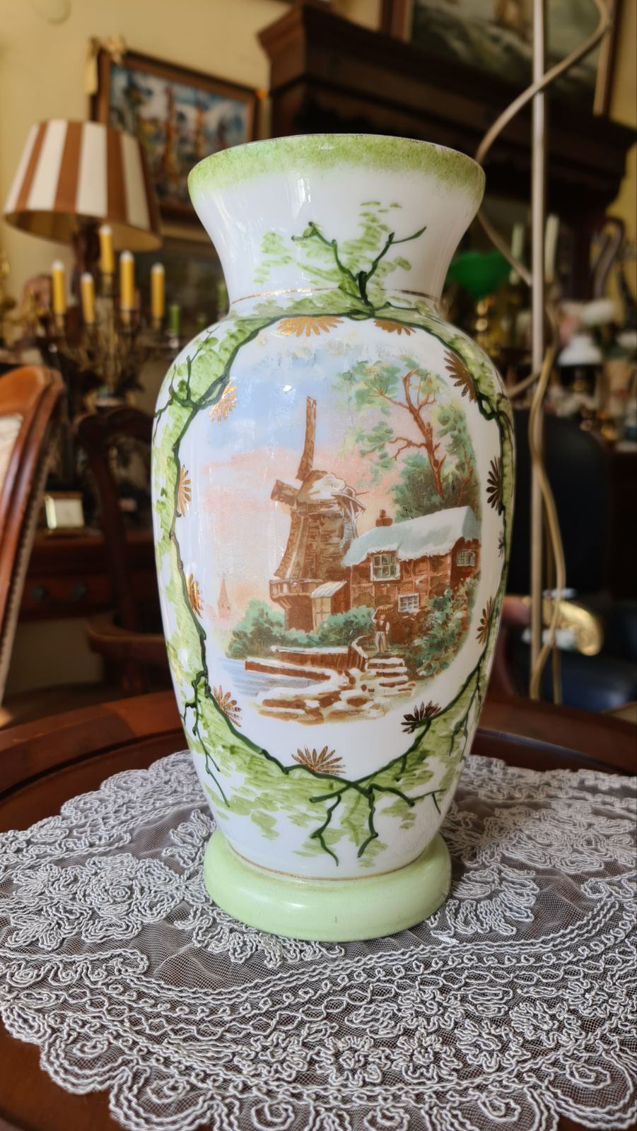 Голяма ръчно рисувана ваза