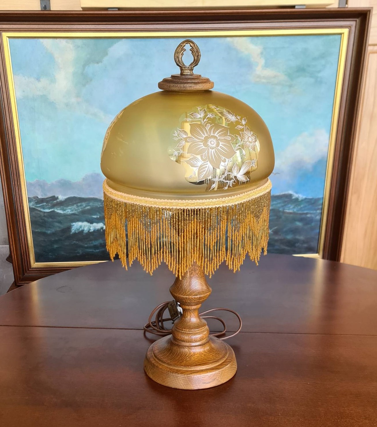 Антична Френска дървена лампа с стъклена шапка
