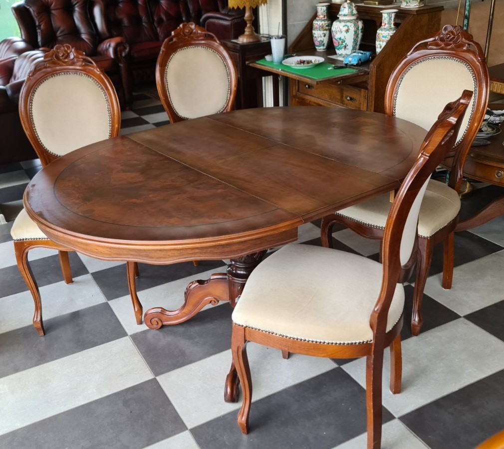 Френска масивна разтегателна маса стил Рококо с четири стола