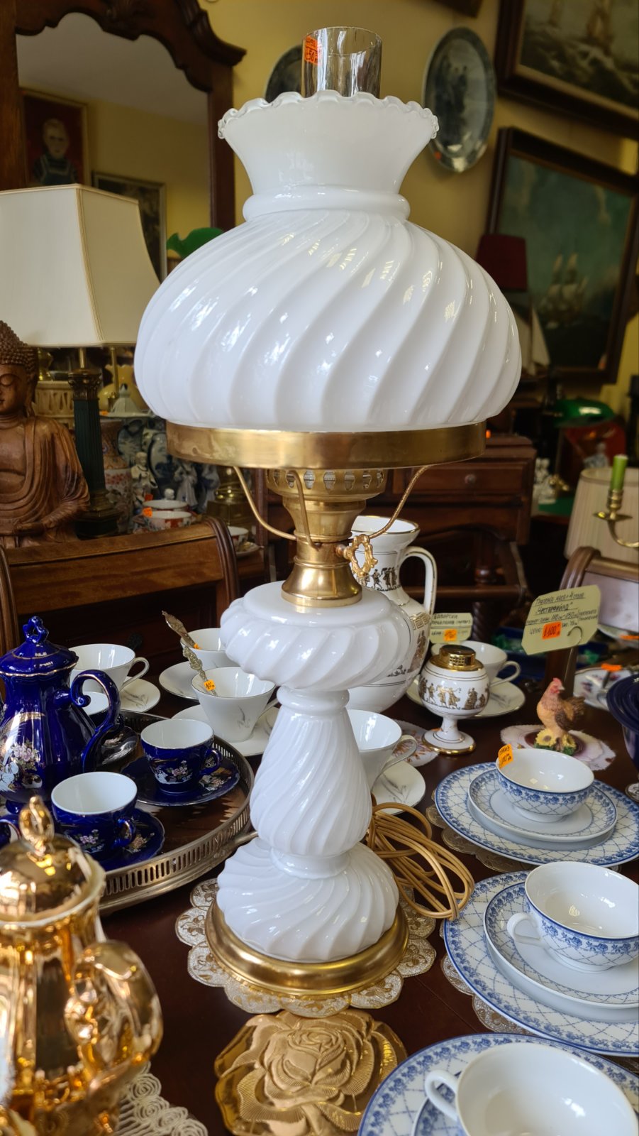 Френска стъклена настолна лампа