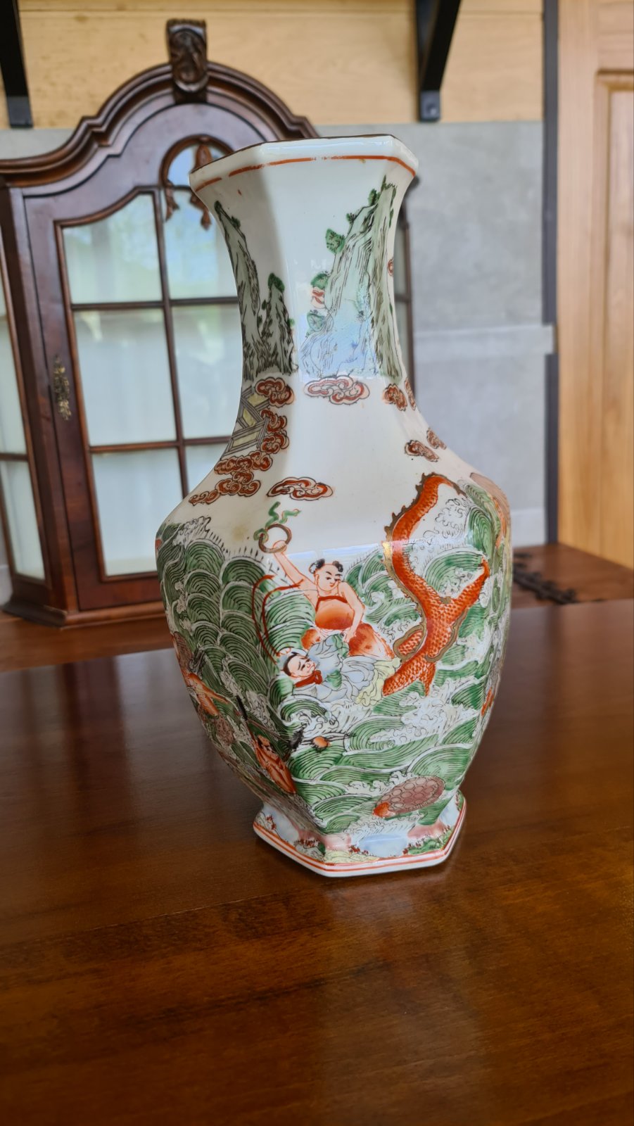 Японска ръчно рисувана ваза от порцелан