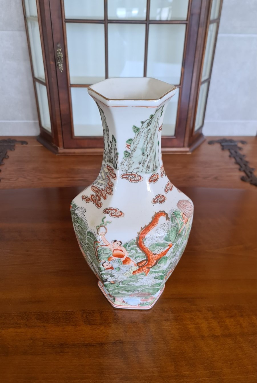 Японска ръчно рисувана ваза от порцелан