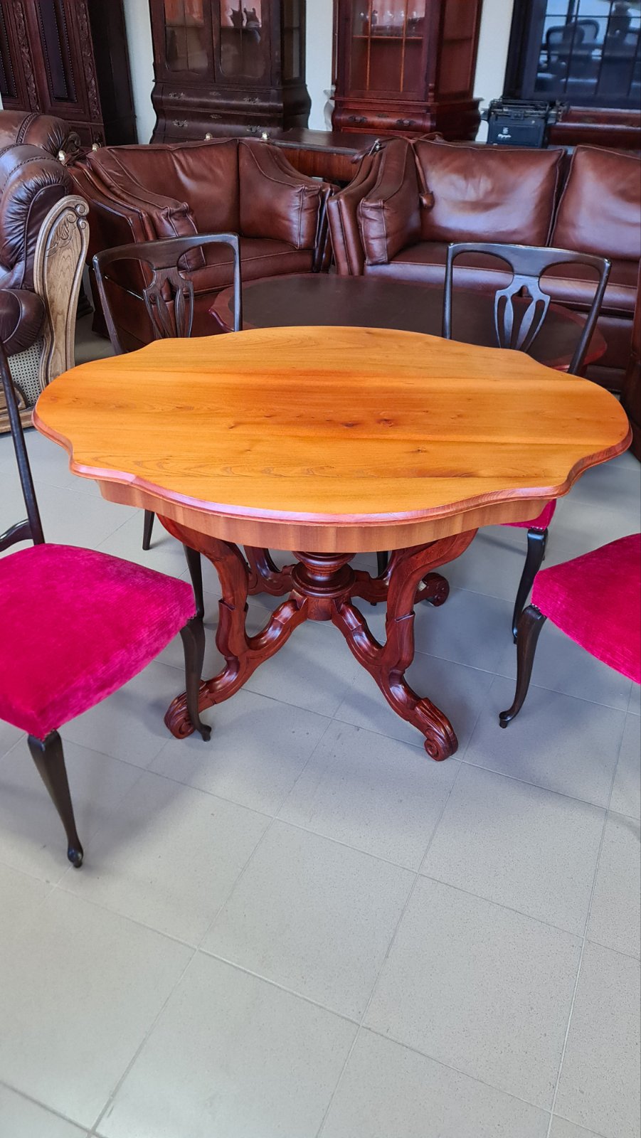 Френска трапезна маса с четири стола