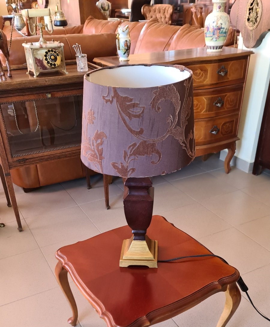 Френска кафява настолна лампа