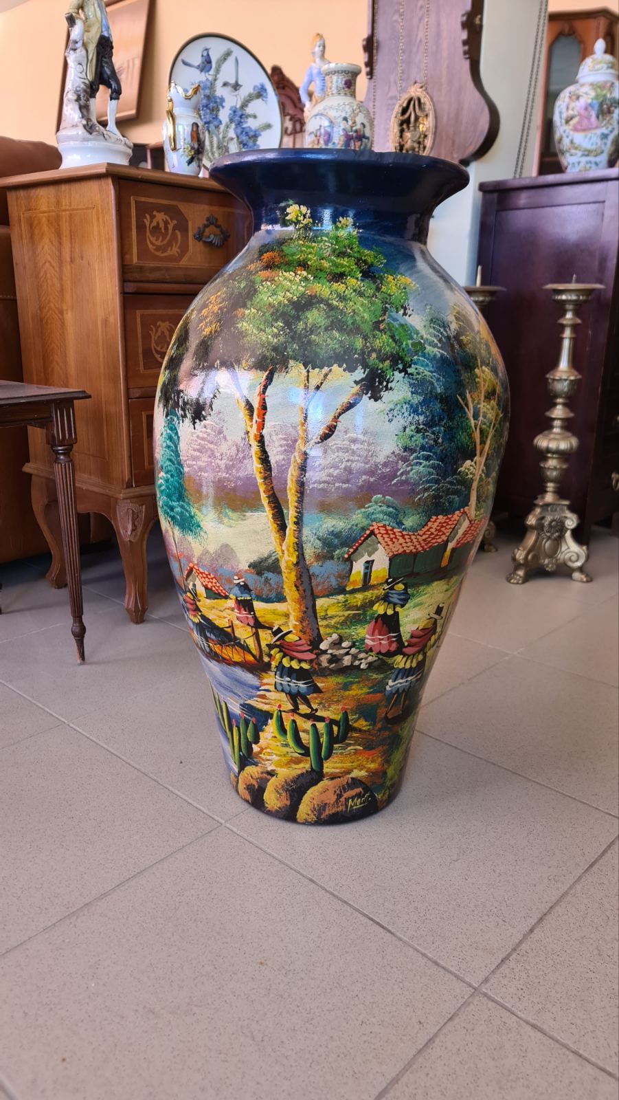 Голяма керамична ваза