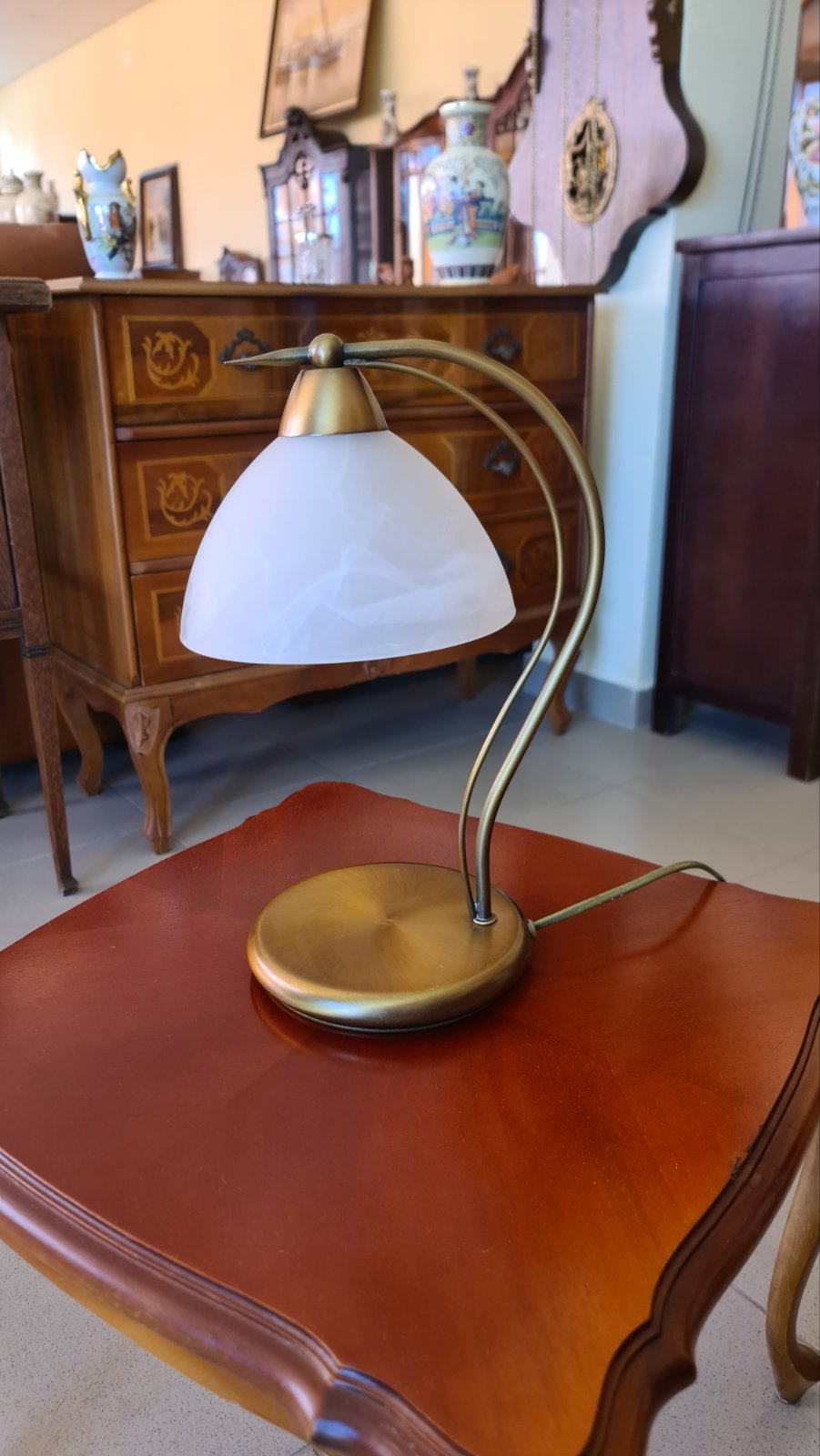 Настолна лампа за бюро