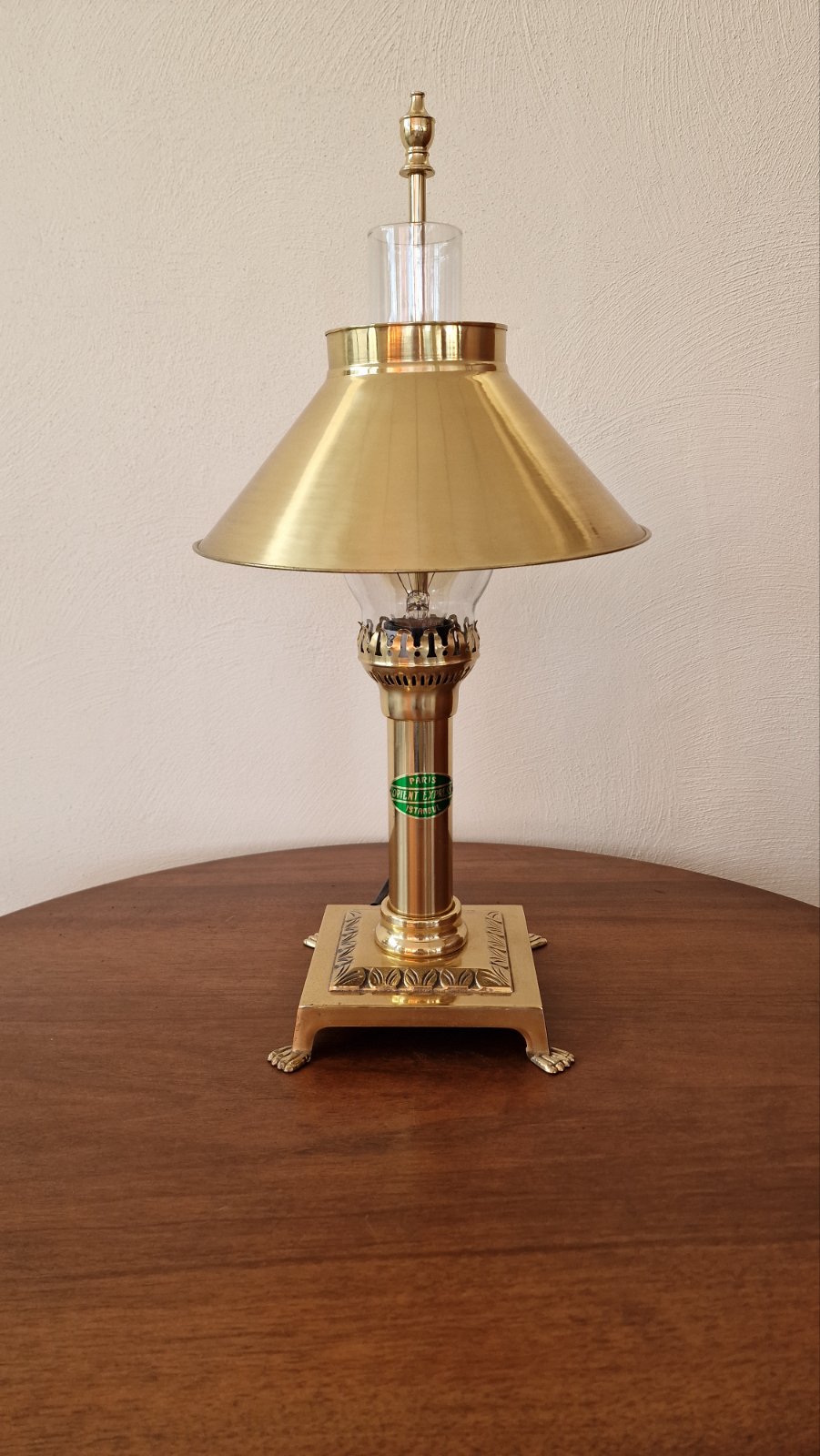 Настолна лампа от месинг