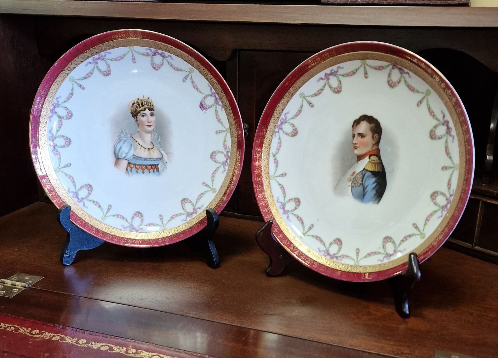 Порцеланови стенни чинии Наполеон и Жозефин