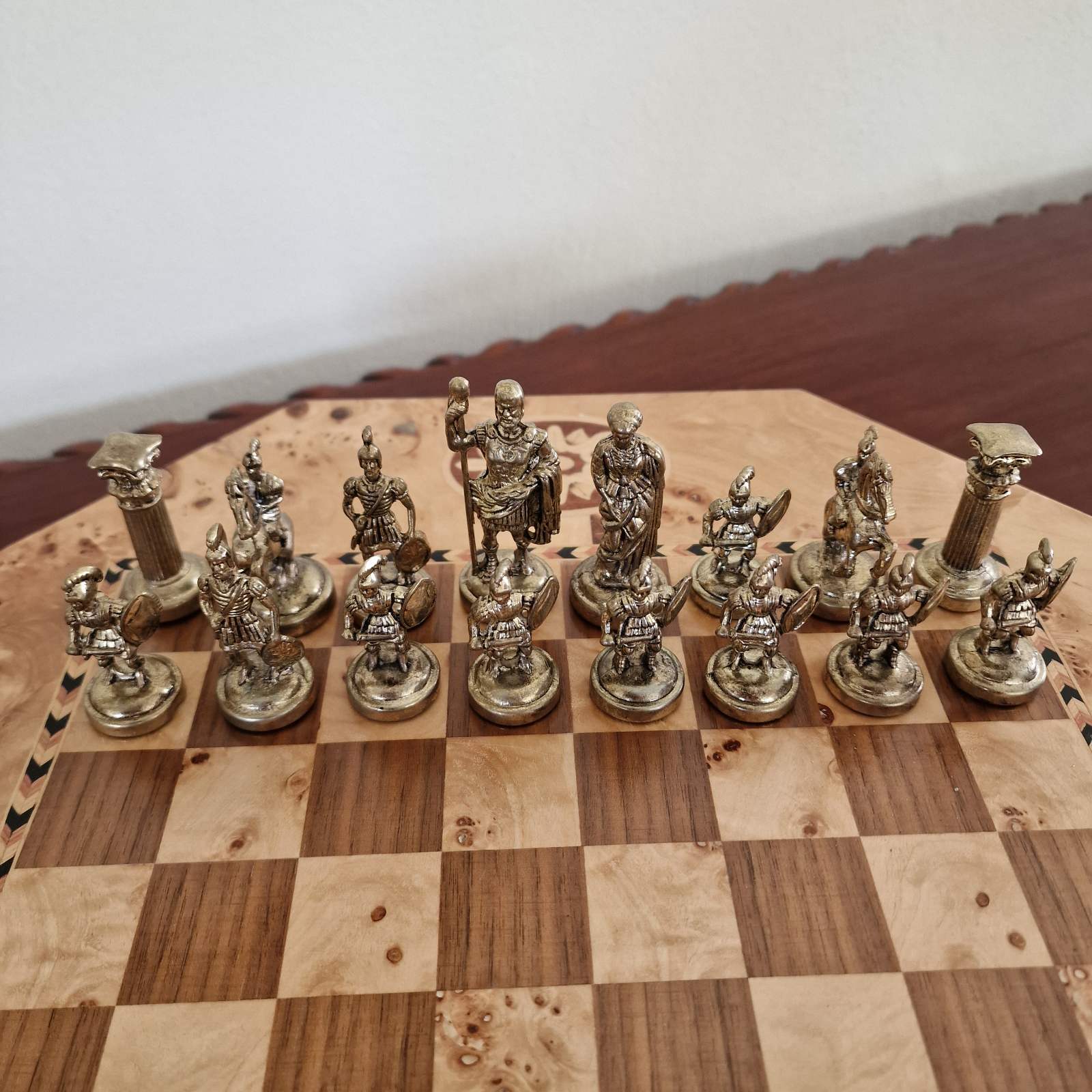 Френски шах с метални фигури