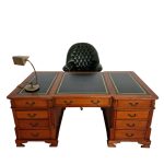 Бюро и стол Chesterfield