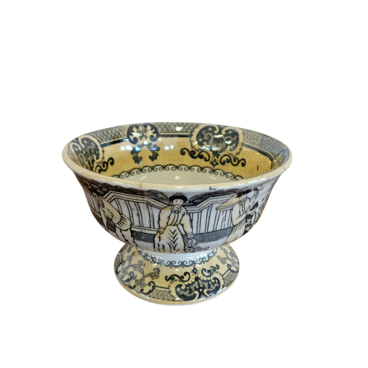 Антична порцеланова купа