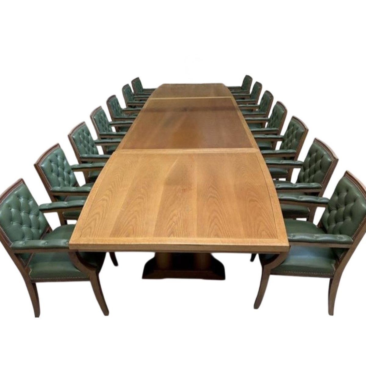 Луксозна масивна дъбова маса с 19 стола Chesterfield