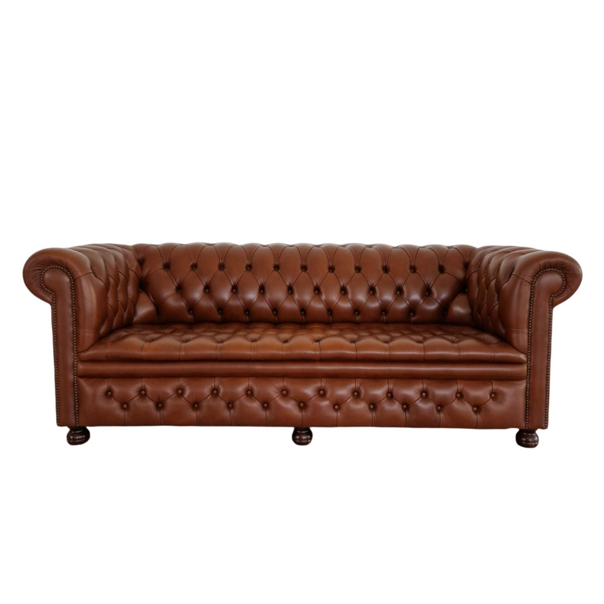 Диван в стил Chesterfield – класическа елегантност и комфорт