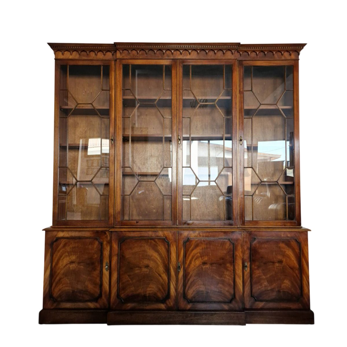 Витрина-Библиотека Chesterfield